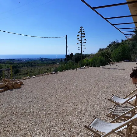 Casa Carmela Avola-noto بيت للعطل